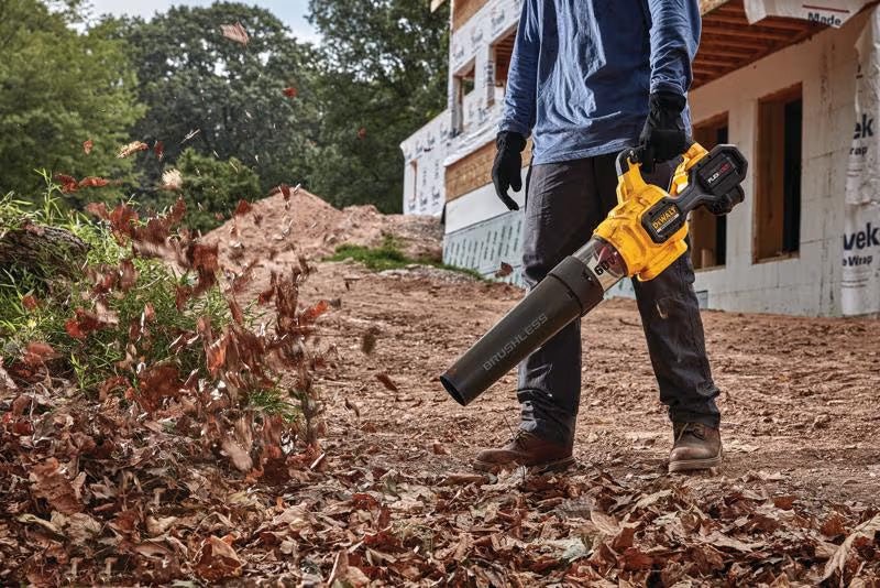 DeWalt — Outdoor Power - Pro Grade Tools