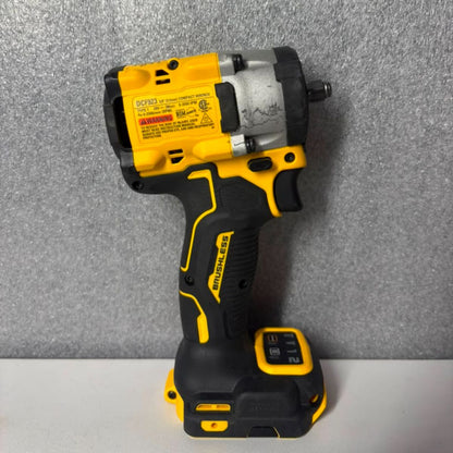 DEWALT ATOMIC 20V MAX* 3/8 in. Cordless Impact Wrench with Hog Ring Anvil (Tool Only) (DCF923B) - Pro Grade Tools