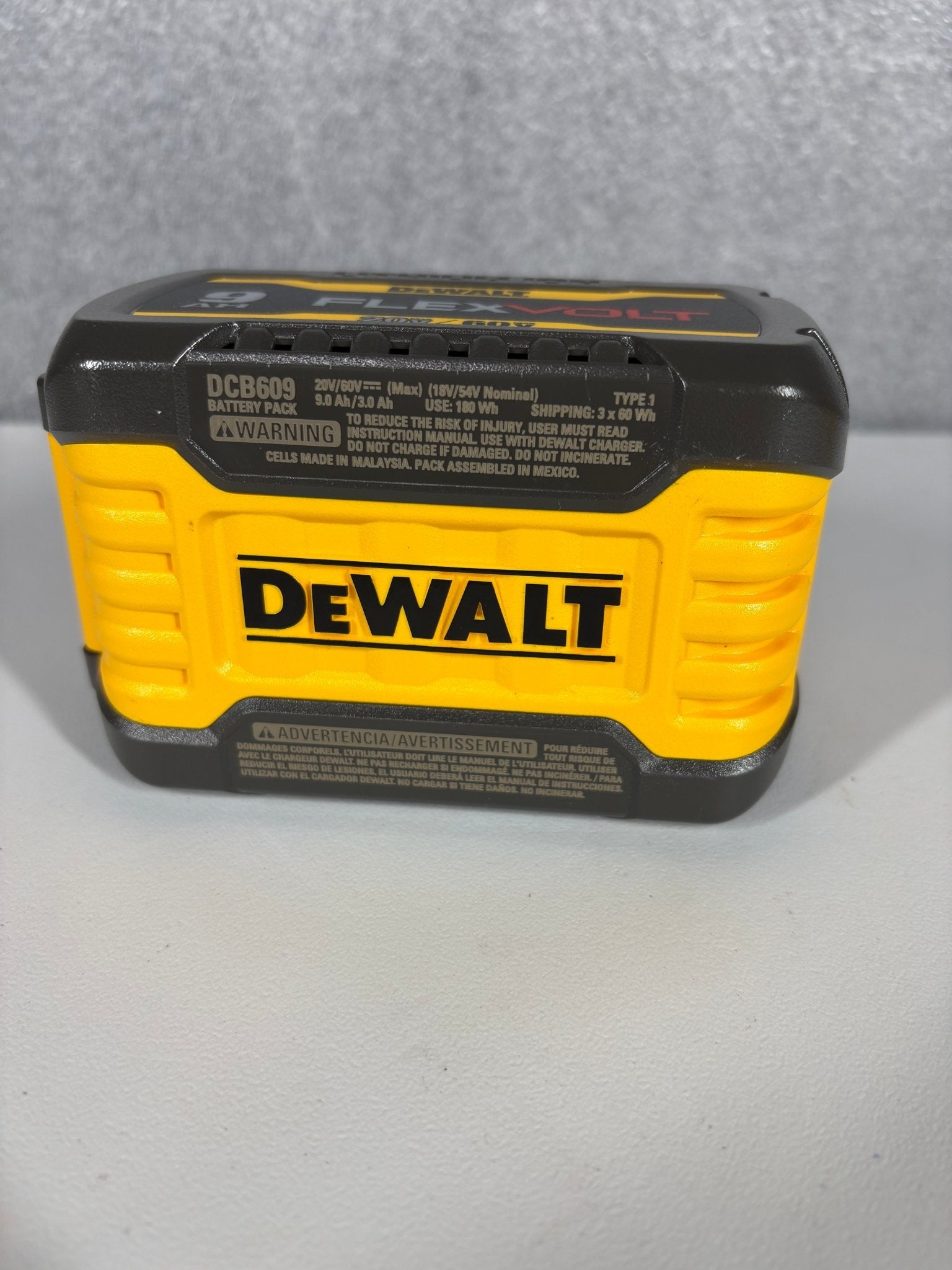 DEWALT DCB609 9 Ah Flexvolt Battery - Pro Grade Tools